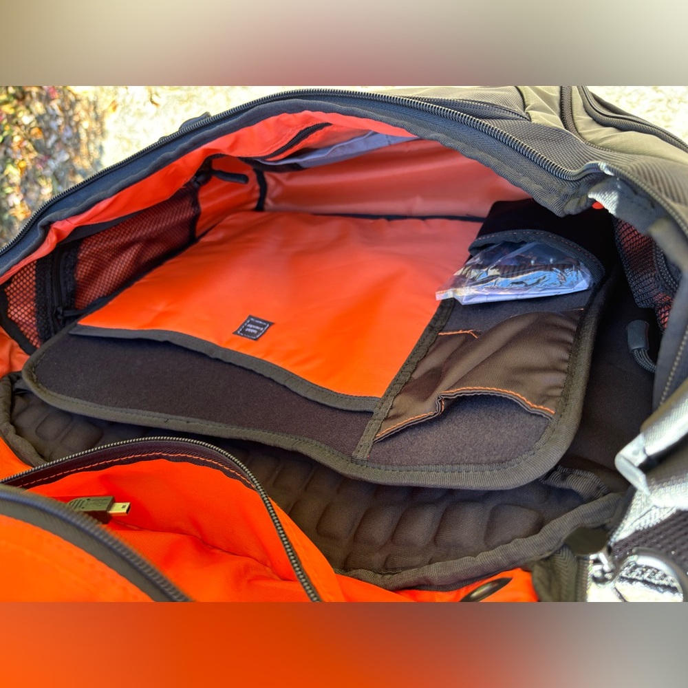 Catalyst Solar Messenger Bag. - Picture 6 of 17